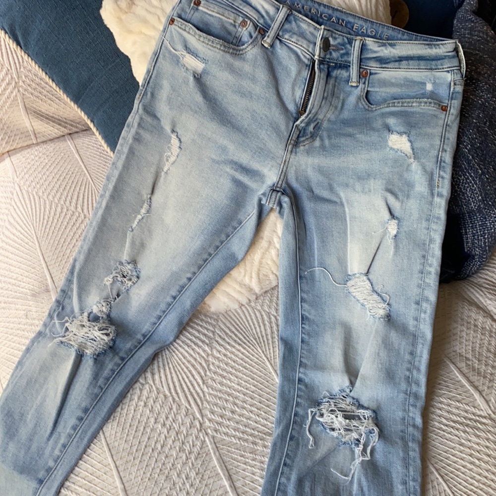 AEO distressed skinny jeans